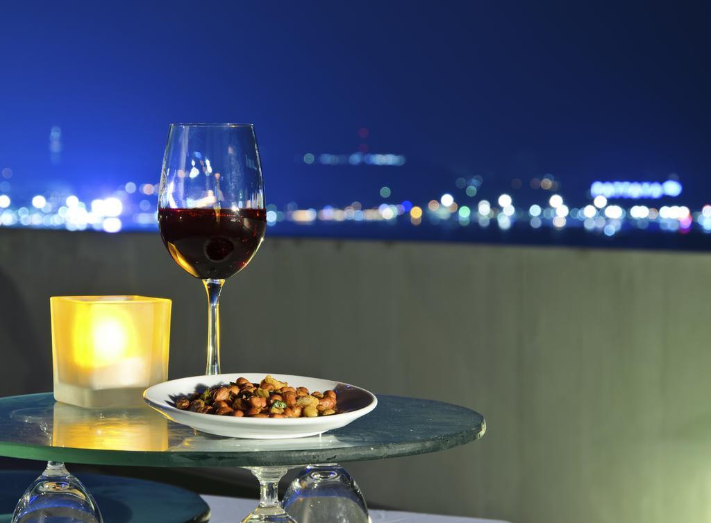 Sunset Beach Apartments 텔아비브 외부 사진