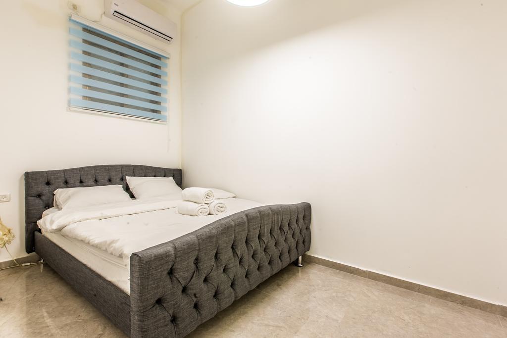 Sunset Beach Apartments 텔아비브 외부 사진