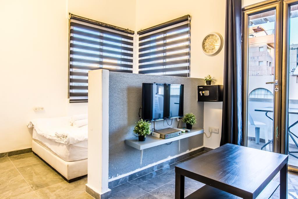 Sunset Beach Apartments 텔아비브 외부 사진