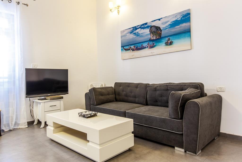 Sunset Beach Apartments 텔아비브 외부 사진